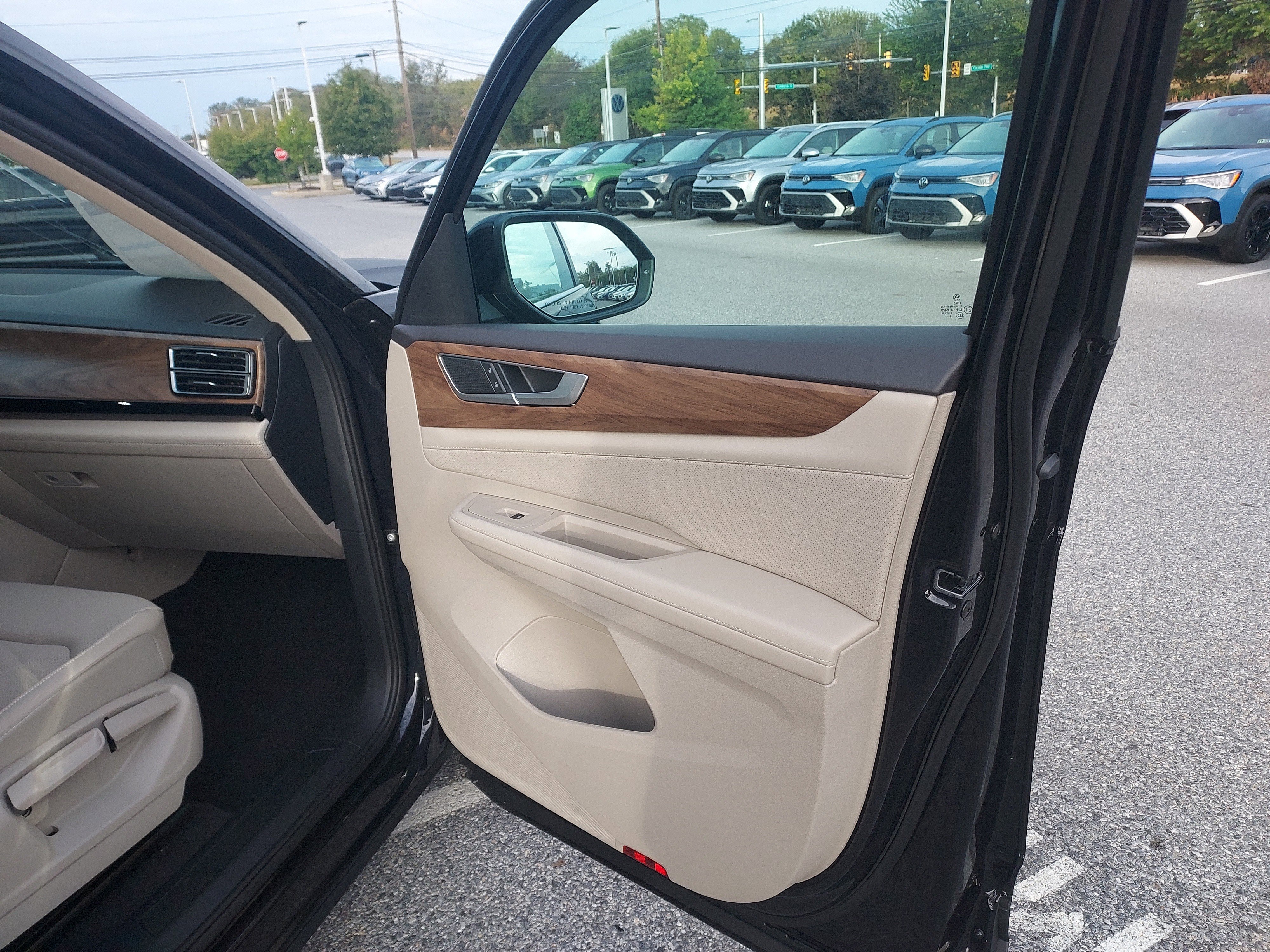 New 2026 Volkswagen Atlas SE image 22