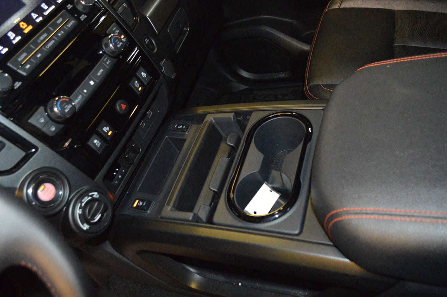 Used 2024 Nissan Titan PRO-4X w/ Pro-4x Convenience Package image 20