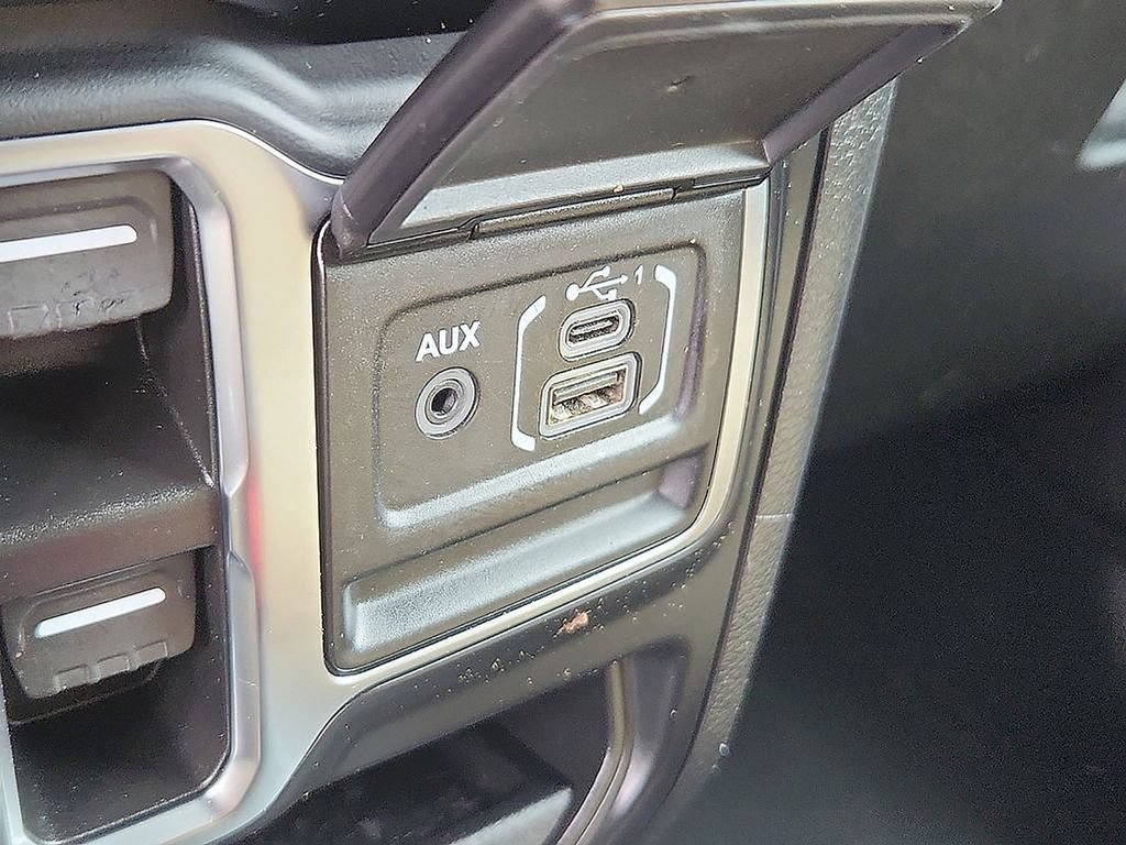 Used 2022 Jeep Gladiator Sport AWD/4WD image 17