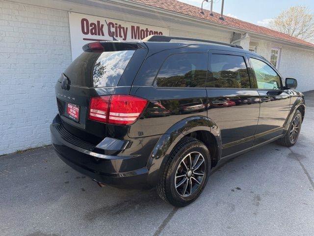 Used 2017 Dodge Journey SE w/ Flexible Seating Group image 5