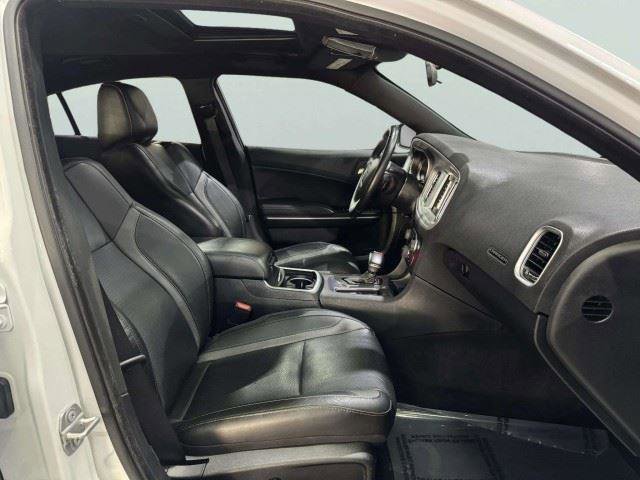 Used 2020 Dodge Charger SXT w/ Leather Interior Group RWD image 41
