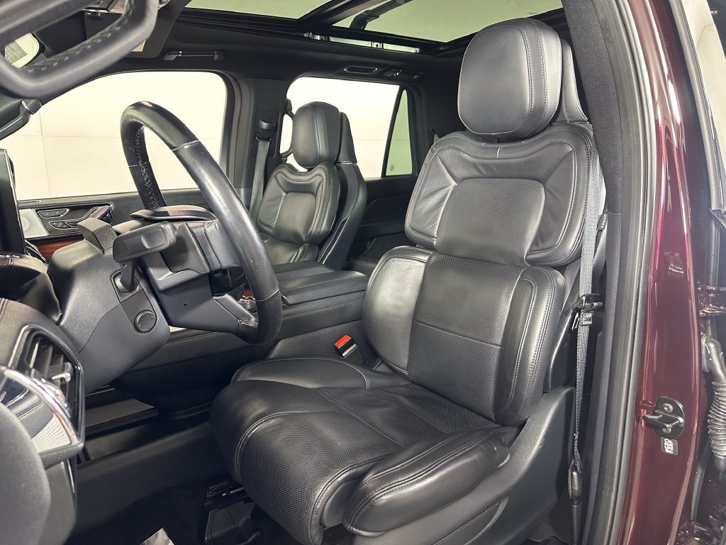 Used 2024 Lincoln Navigator L Reserve AWD/4WD image 15