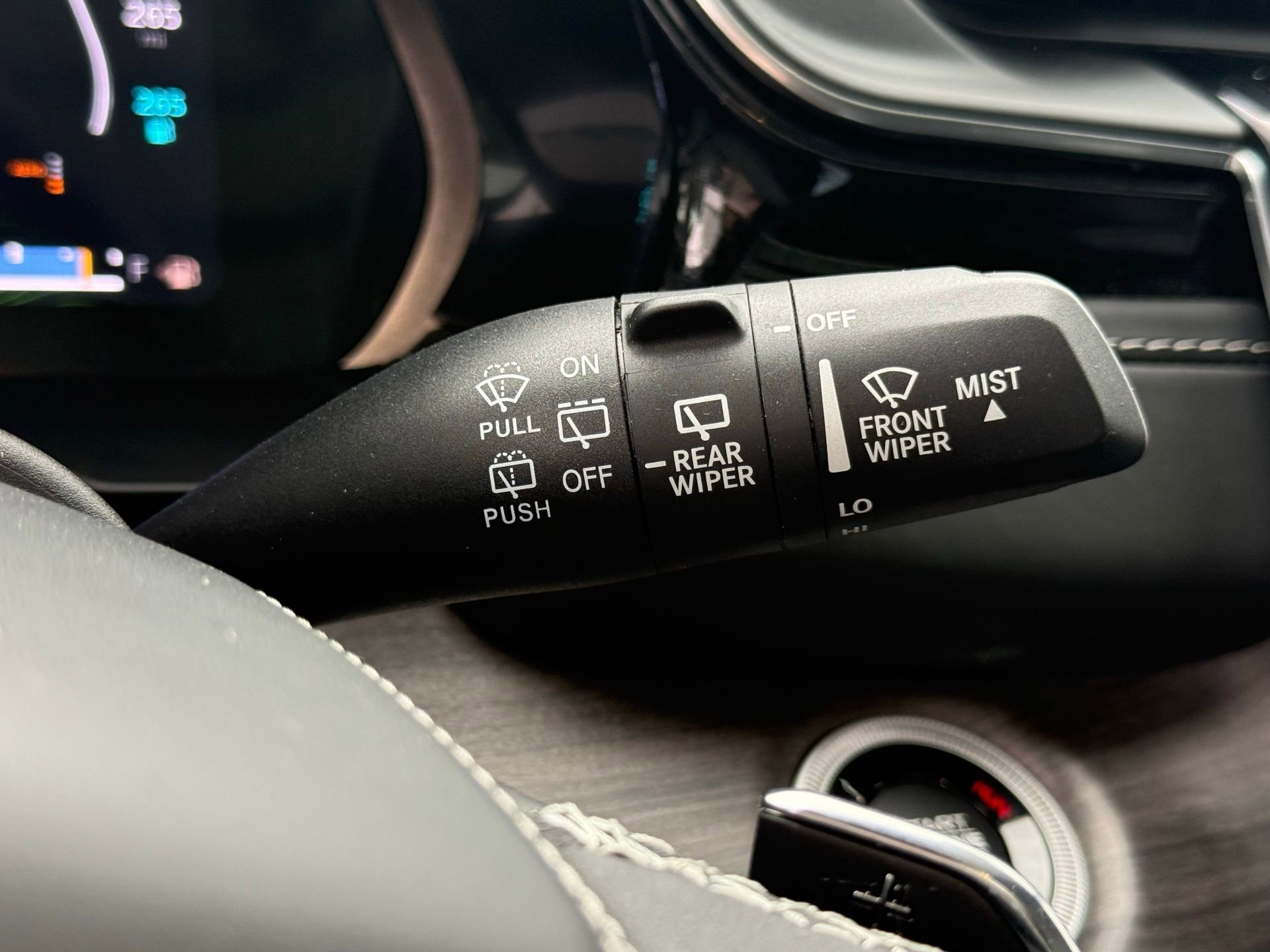 Used 2022 Jeep Grand Cherokee Overland w/ Advanced Protech Group III image 42