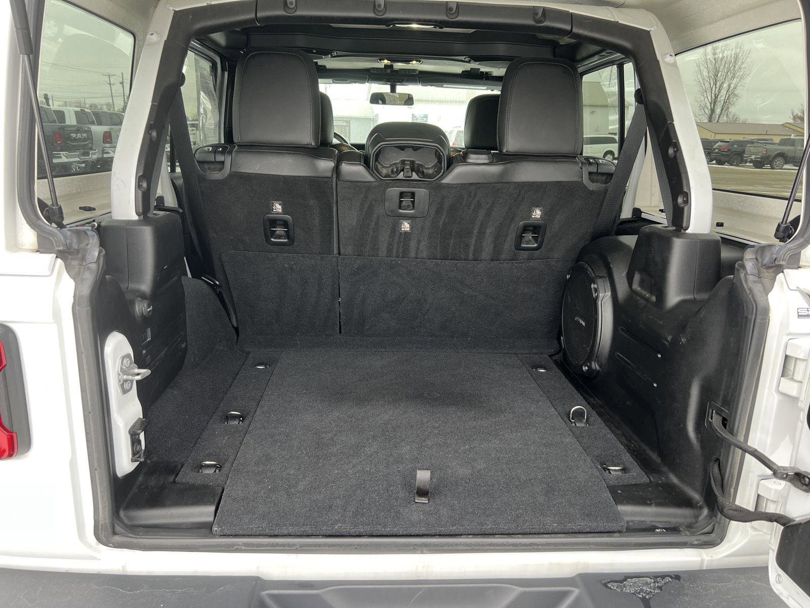 Used 2019 Jeep Wrangler Unlimited Sahara image 29