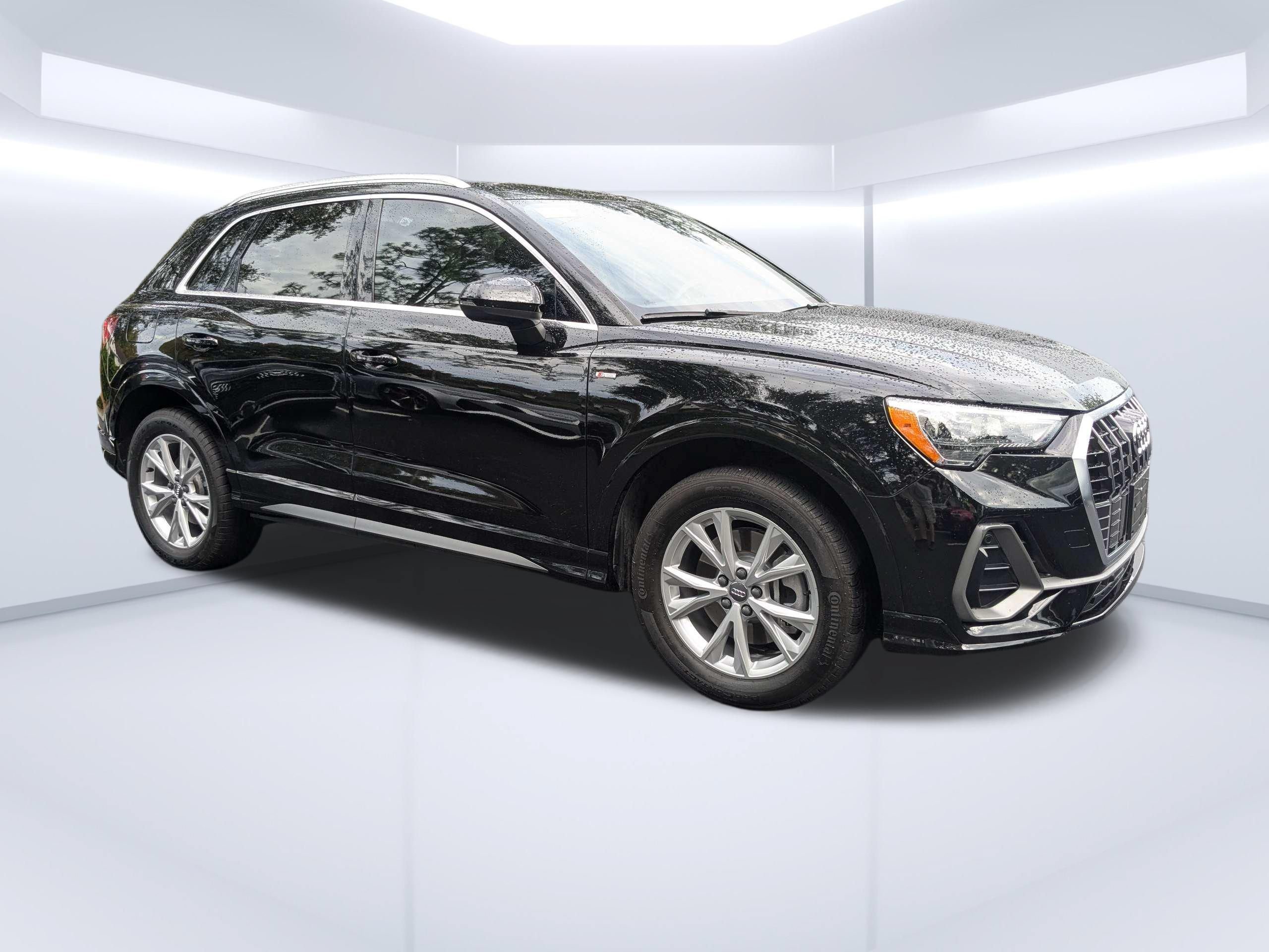 Certified 2021 Audi Q3 2.0T Premium w/ Convenience Package AWD/4WD image 2