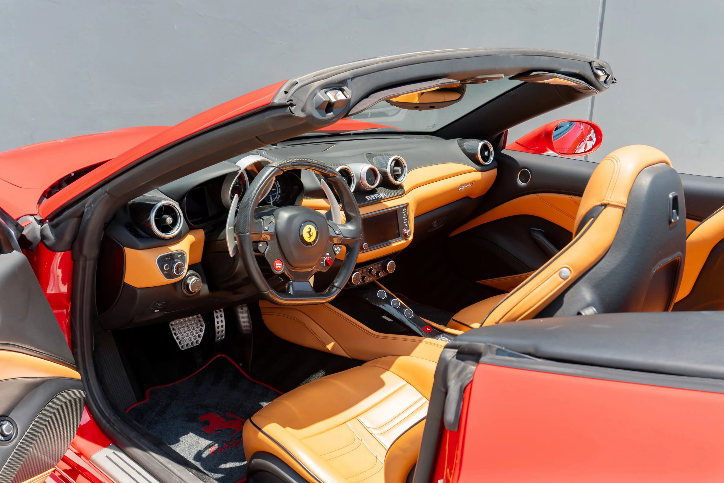 Used 2016 Ferrari California T RWD image 79