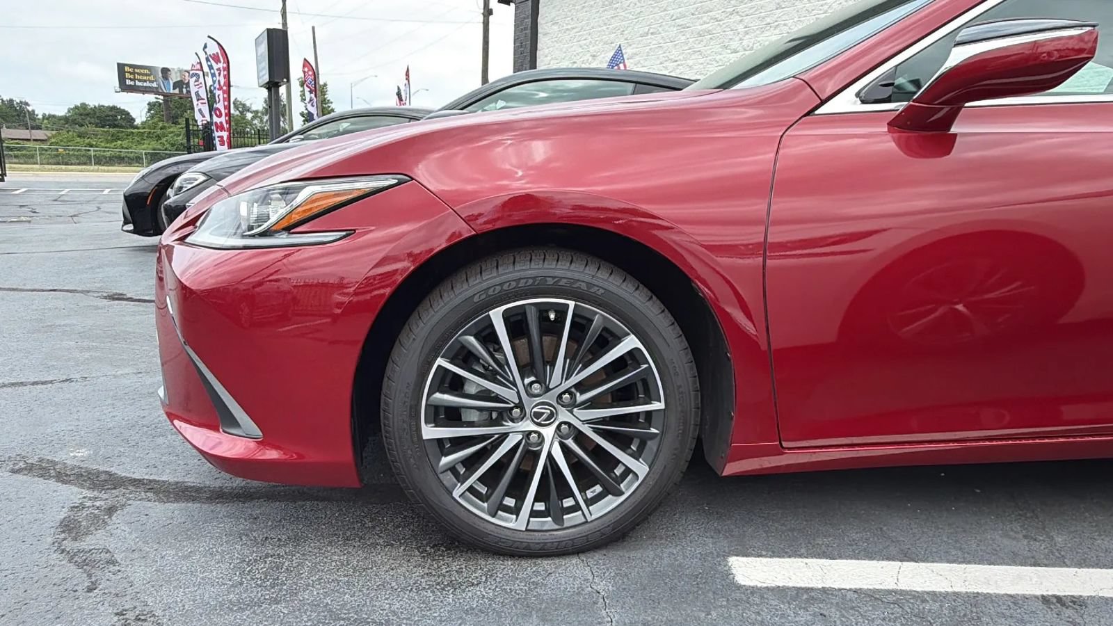 Used 2023 Lexus ES 350 w/ Premium Package FWD image 9