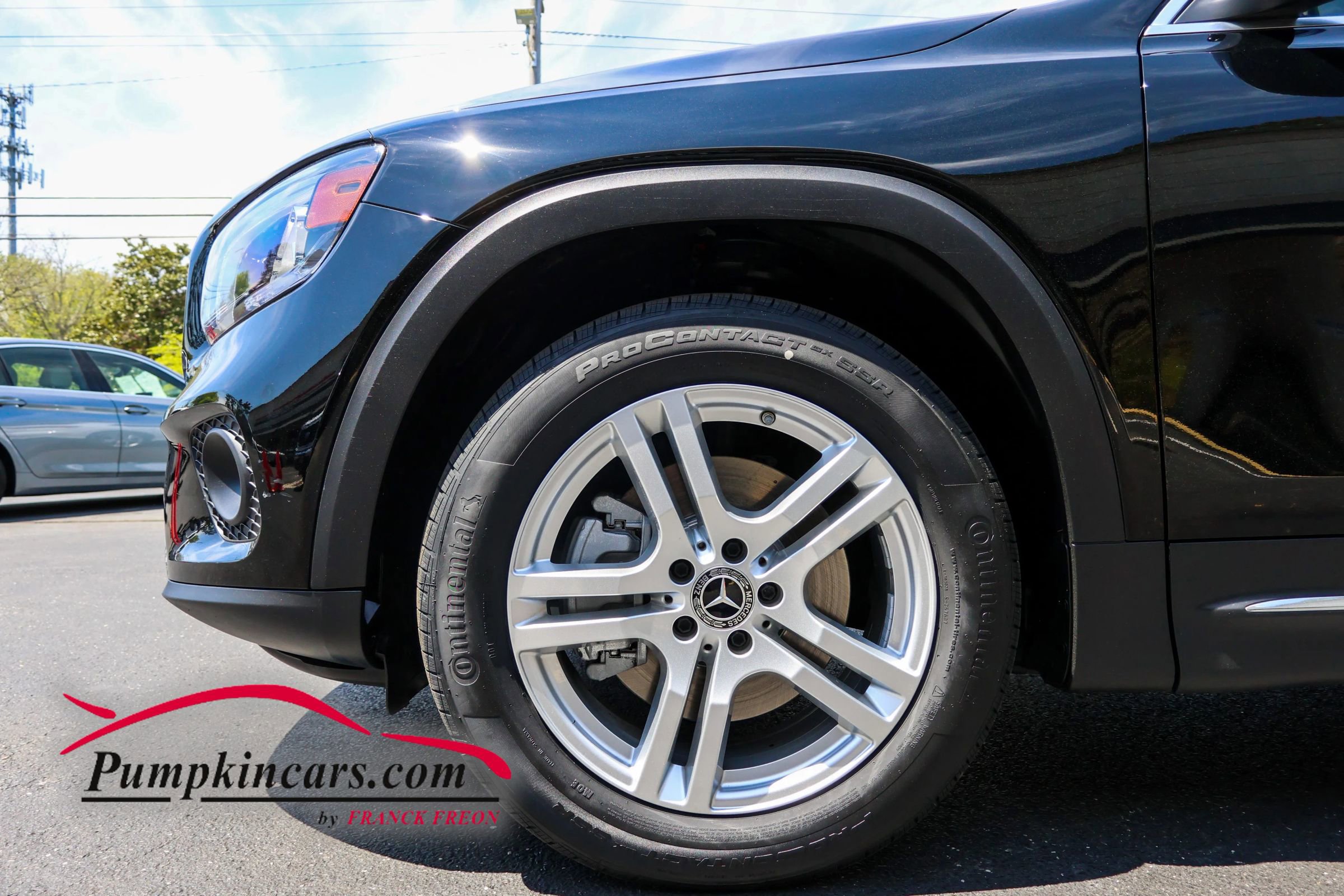 Used 2021 Mercedes-Benz GLB 250 4MATIC w/ Premium Package image 10