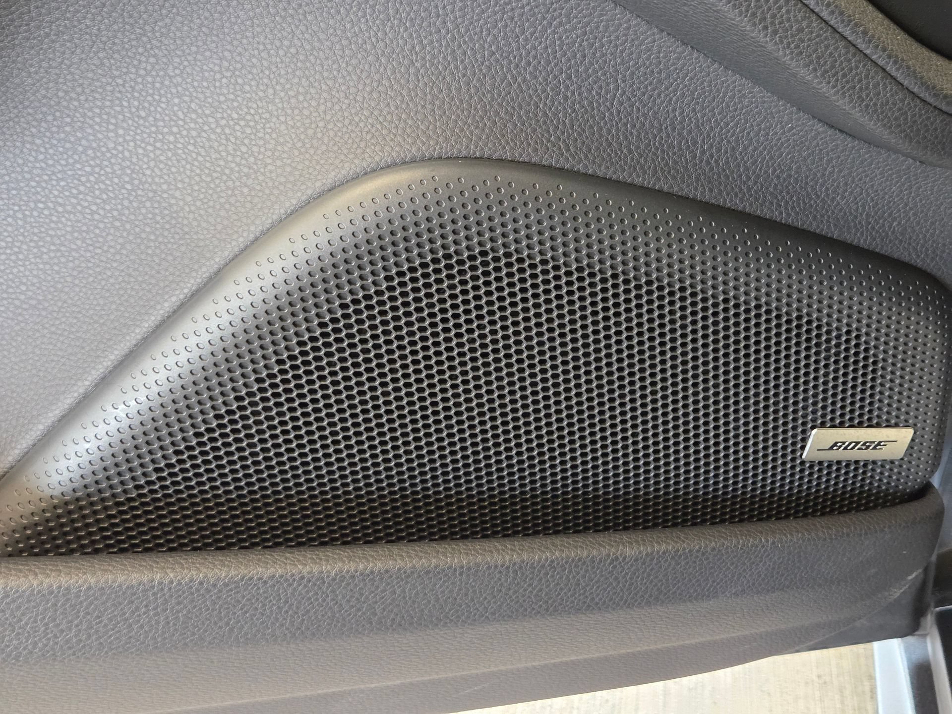 Certified 2025 Porsche Panamera image 16