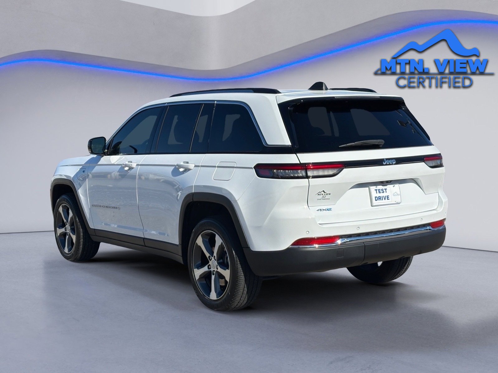 Used 2023 Jeep Grand Cherokee 4WD 4xe image 12