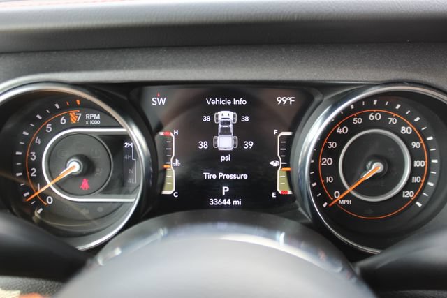 Used 2023 Jeep Gladiator Mojave w/ LED Lighting Group AWD/4WD image 18
