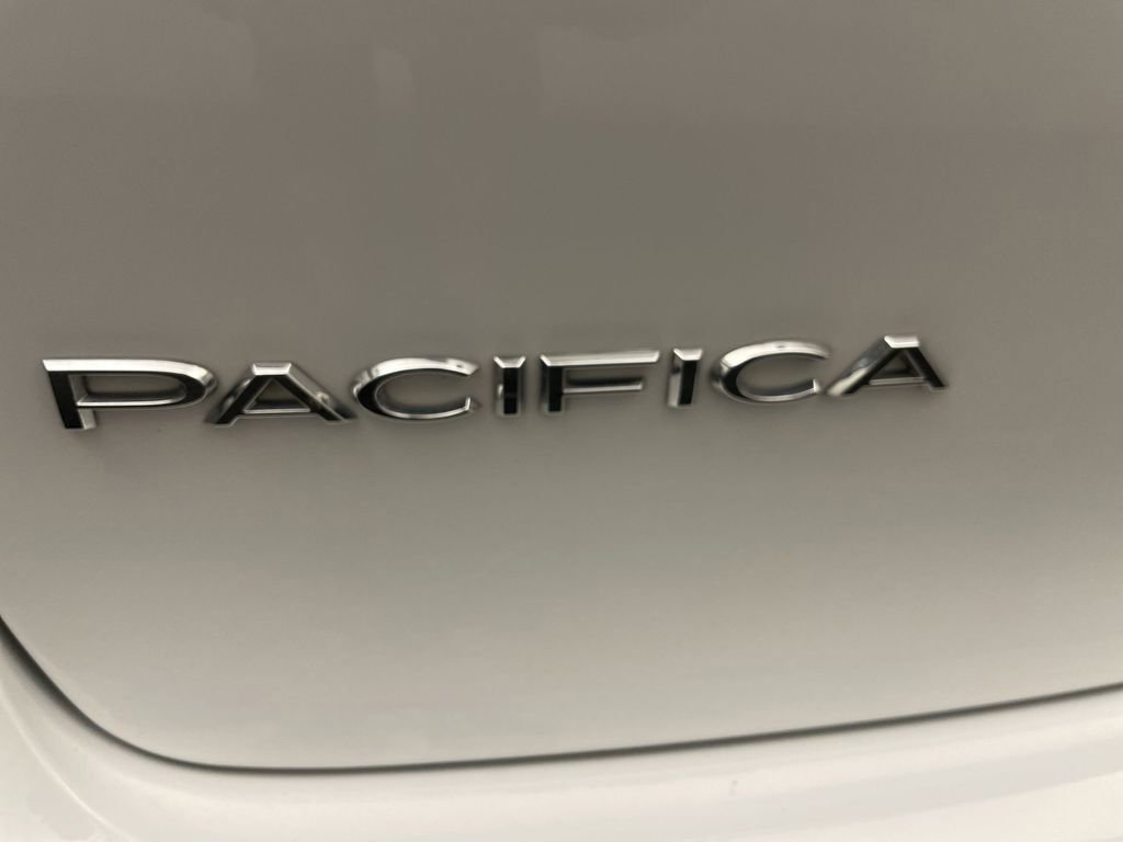 Used 2025 Chrysler Pacifica Select FWD image 23