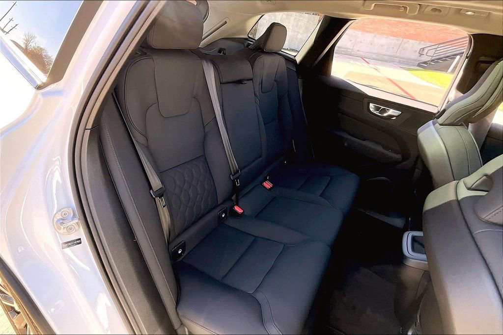 New 2026 Volvo XC60 B5 Plus w/ Protection Package Premier AWD/4WD image 16