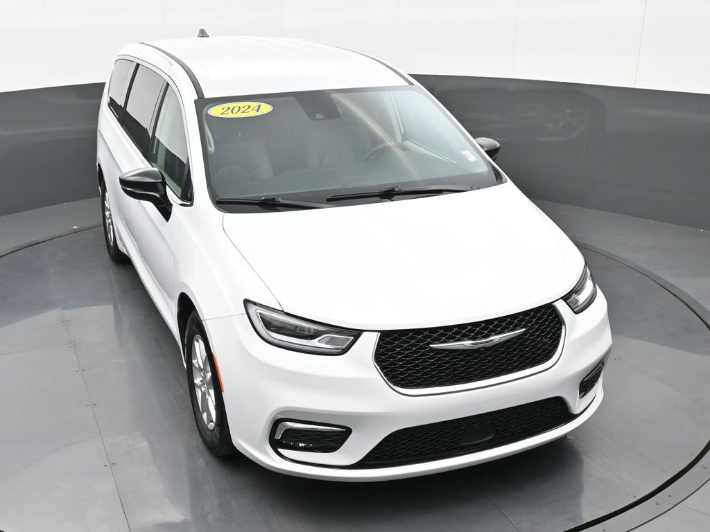 Used 2024 Chrysler Pacifica Touring-L image 31