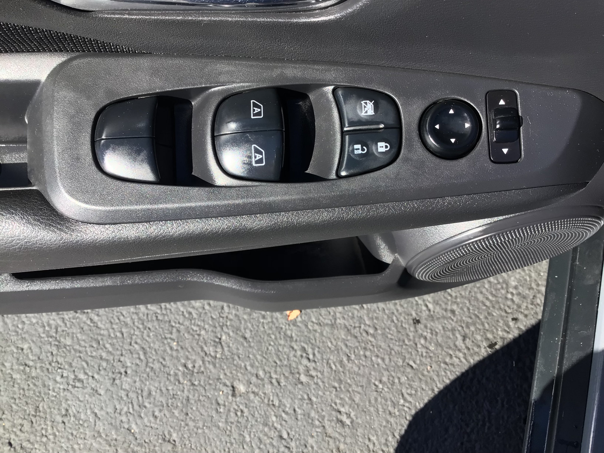 Used 2021 Nissan Kicks SV FWD image 8
