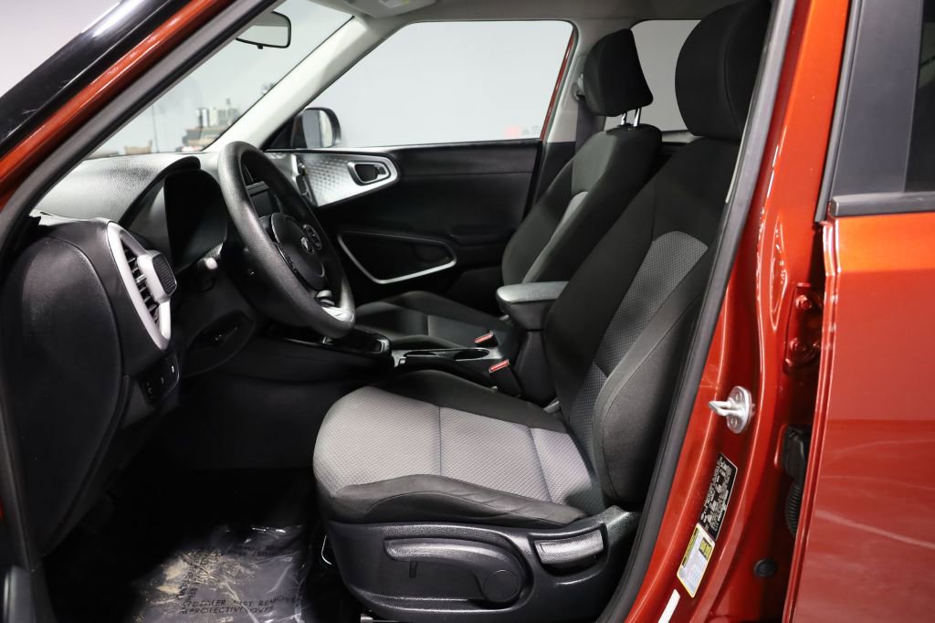 Used 2021 Kia Soul LX FWD image 12