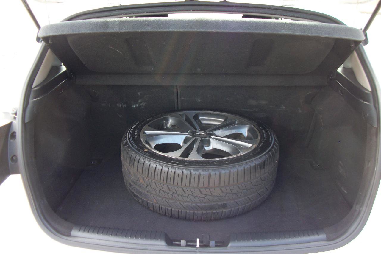 Used 2016 Kia Forte EX image 17
