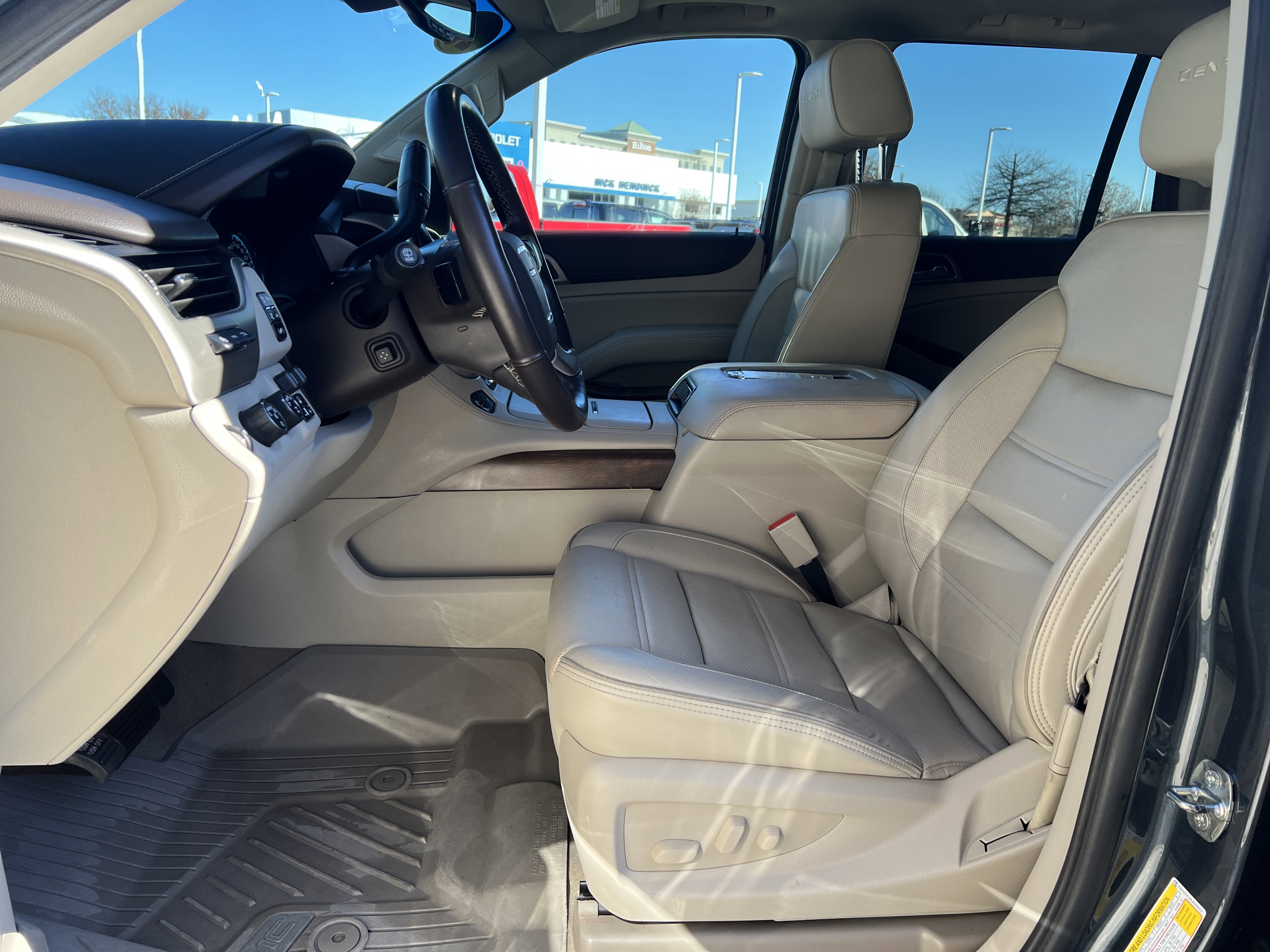 Used 2020 GMC Yukon Denali w/ Denali Ultimate Package image 16