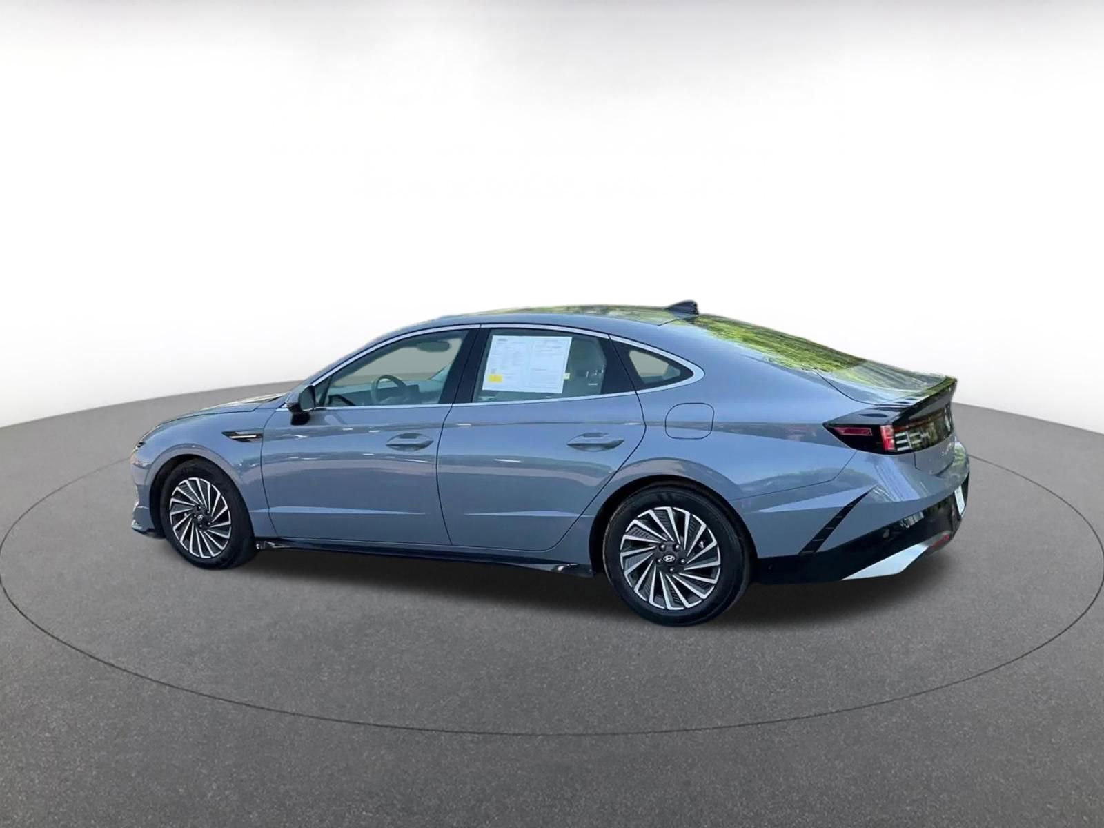 Used 2025 Hyundai Sonata SEL FWD image 10