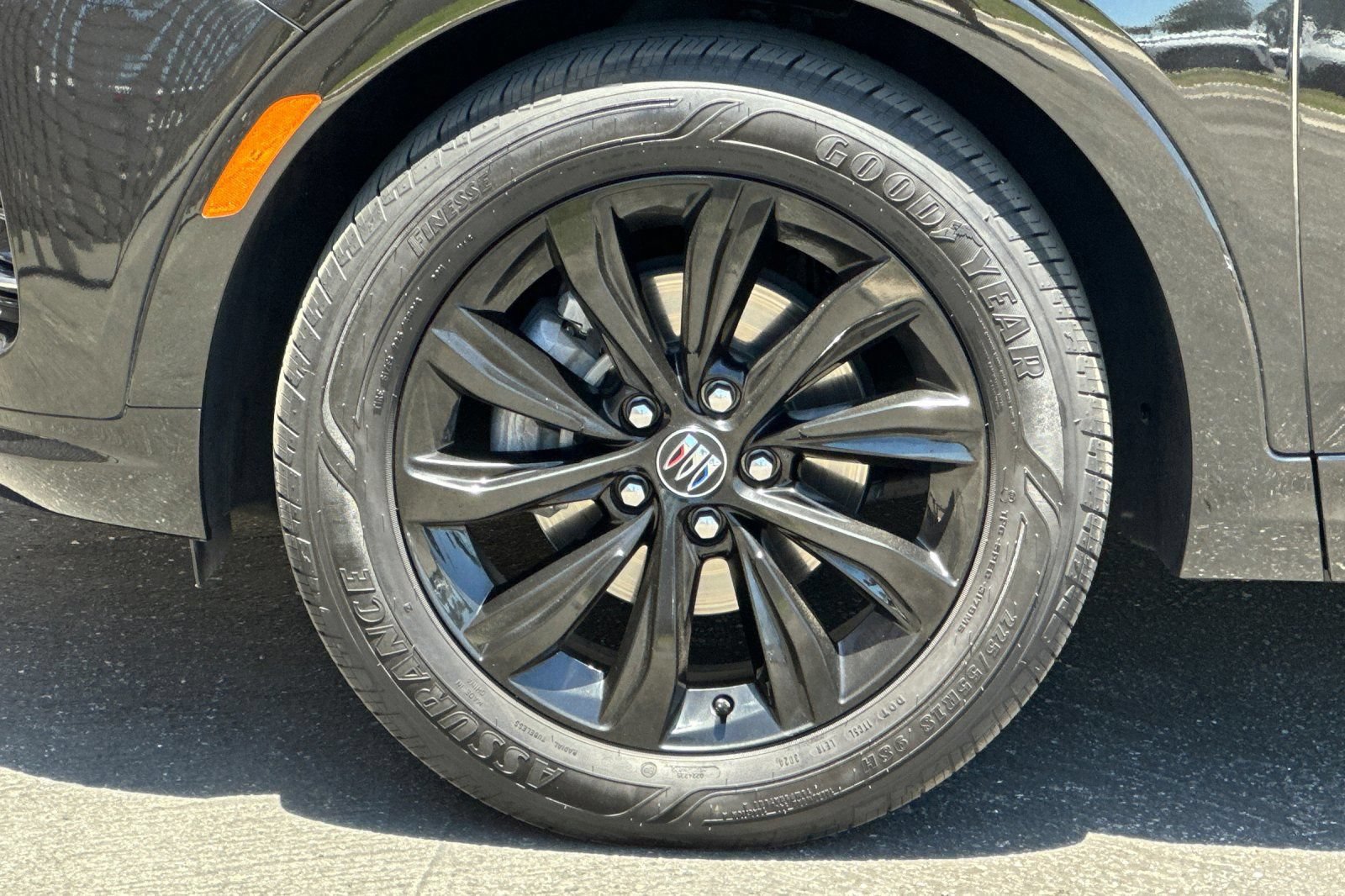 Certified 2025 Buick Envista Sport Touring FWD image 26