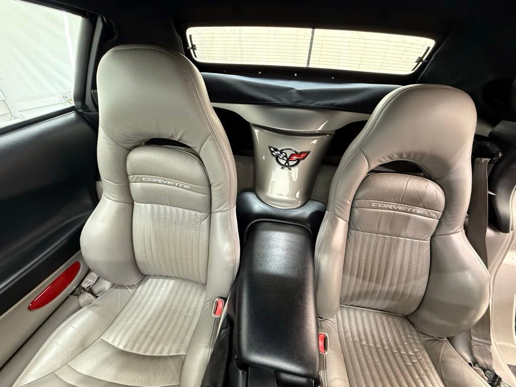 Used 2000 Chevrolet Corvette Convertible w/ Memory Pkg image 17