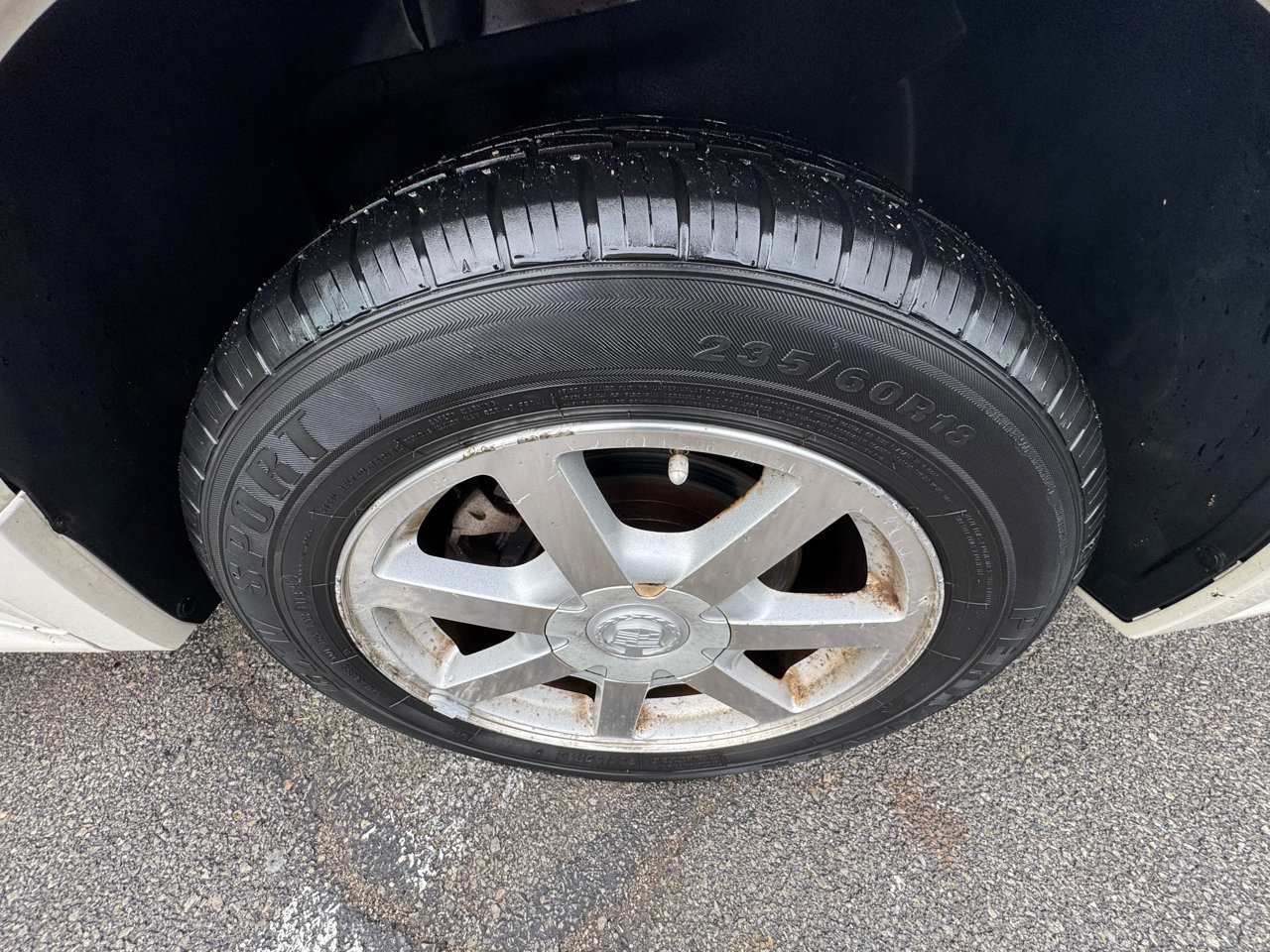 Used 2005 Cadillac SRX V8 w/ Preferred Equipment Group image 24