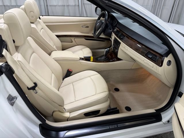 Used 2013 BMW 328i Convertible RWD image 11