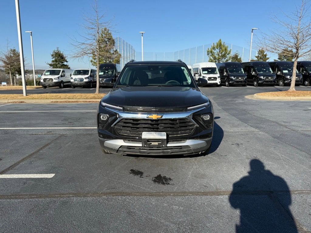 Used 2025 Chevrolet TrailBlazer LT image 2