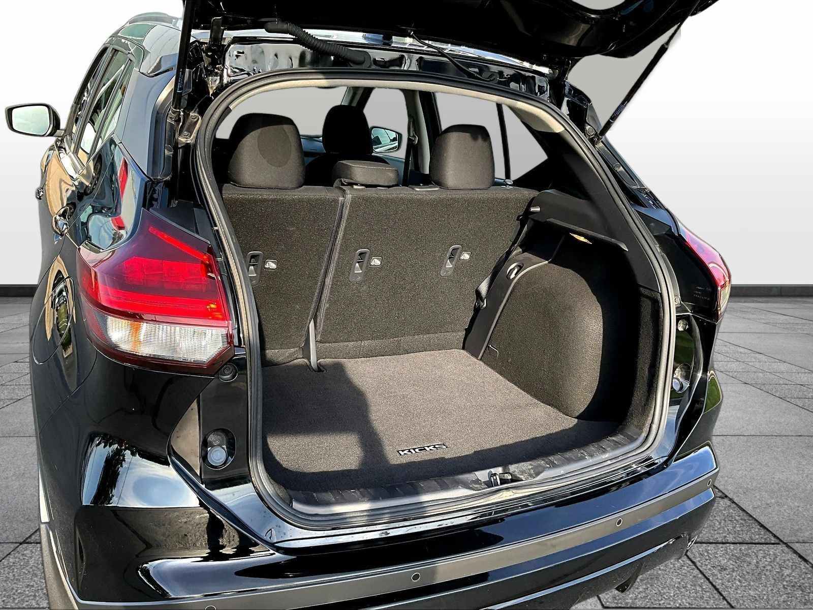 Certified 2024 Nissan Kicks SV FWD image 9