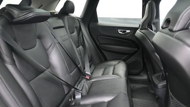 Used 2019 Volvo XC60 T6 Momentum w/ Advanced Package AWD/4WD image 14