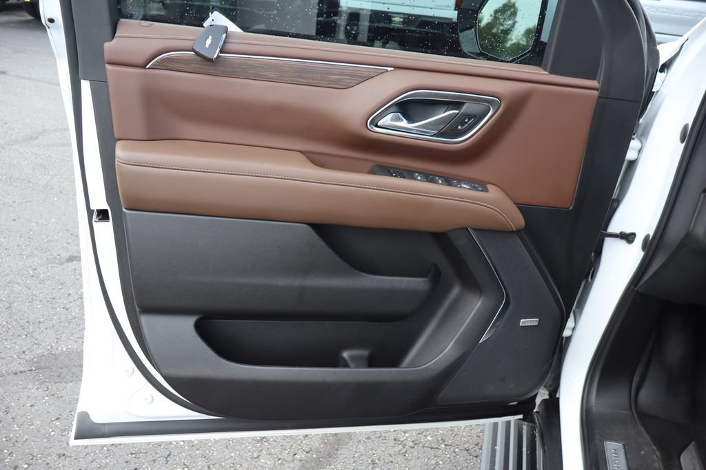 Used 2023 Chevrolet Tahoe High Country AWD/4WD image 27