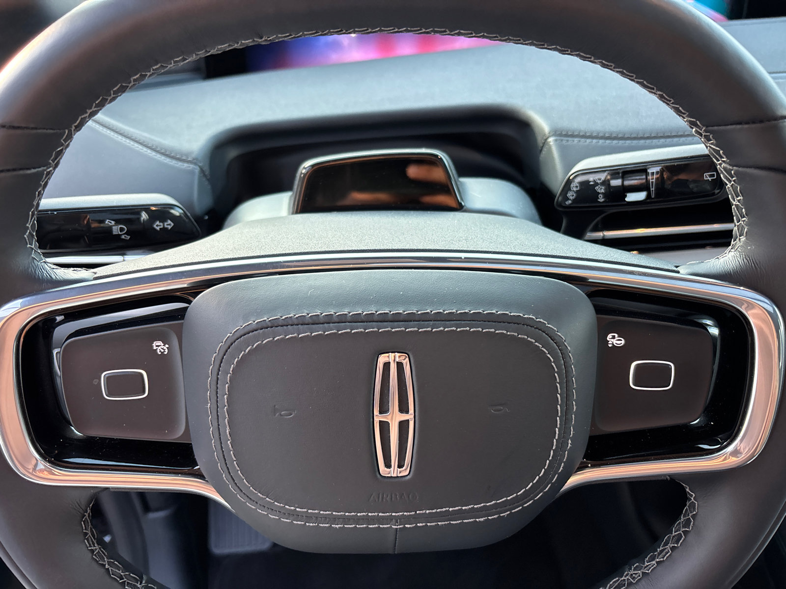New 2026 Lincoln Navigator Reserve w/ Jet Appearance Package AWD/4WD image 15