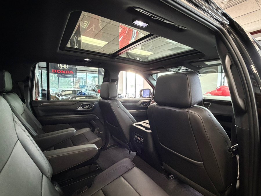 Used 2022 Chevrolet Suburban LT w/ LT Signature Plus Package AWD/4WD image 41