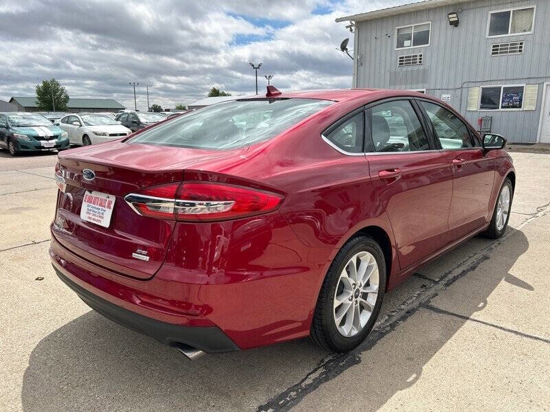 Used 2019 Ford Fusion SE image 5