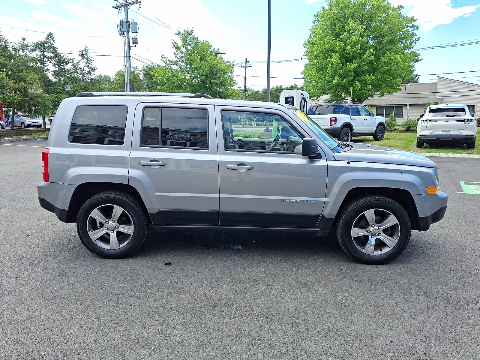 Used 2016 Jeep Patriot High Altitude AWD/4WD image 4