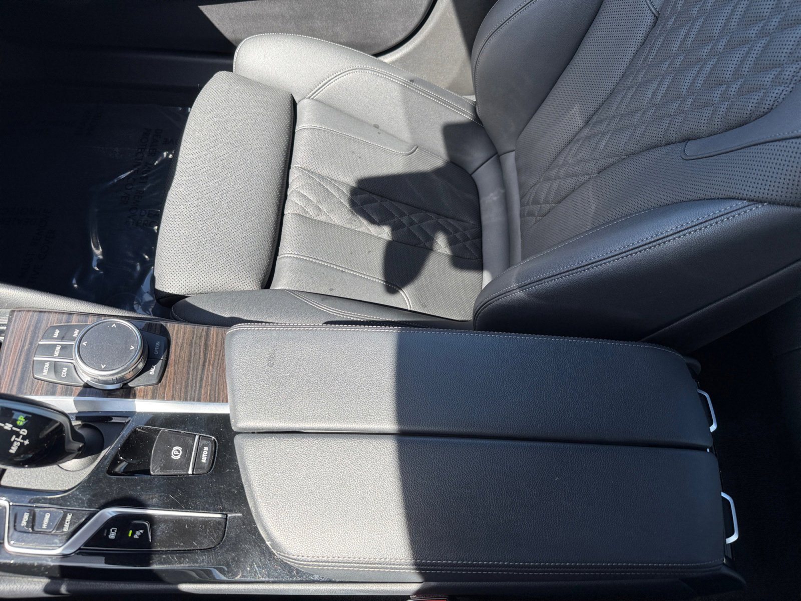 Used 2023 BMW 530e w/ Premium Package image 14