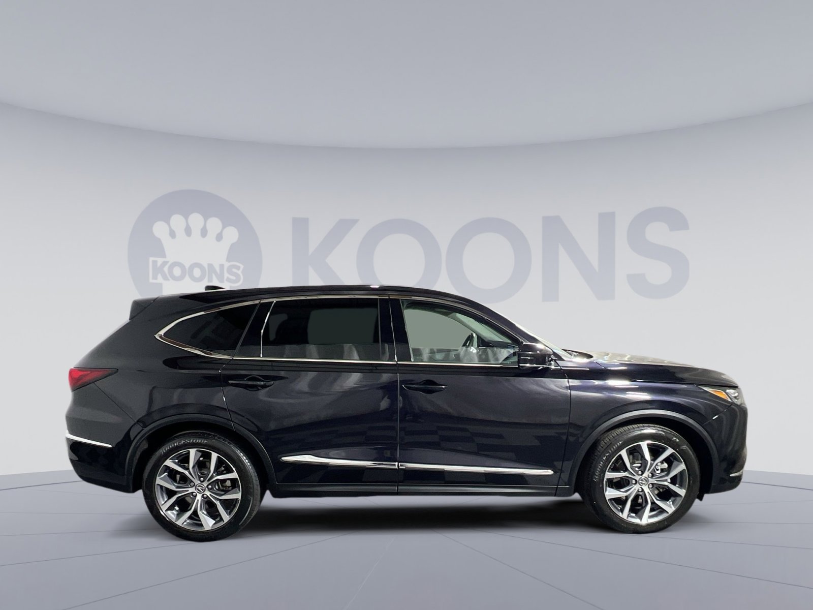 Used 2023 Acura MDX SH-AWD w/ Technology Package image 4