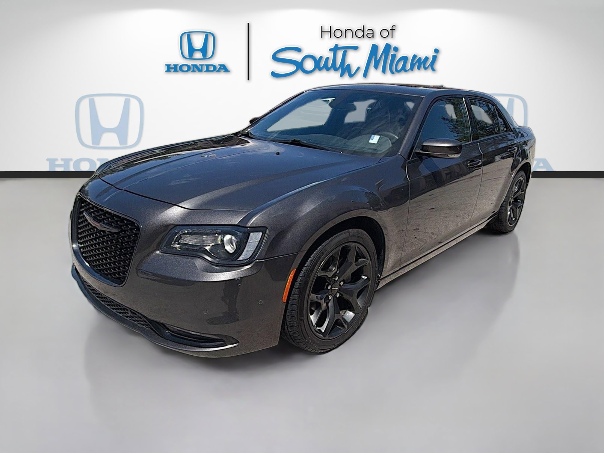 Used 2023 Chrysler 300 S image 3
