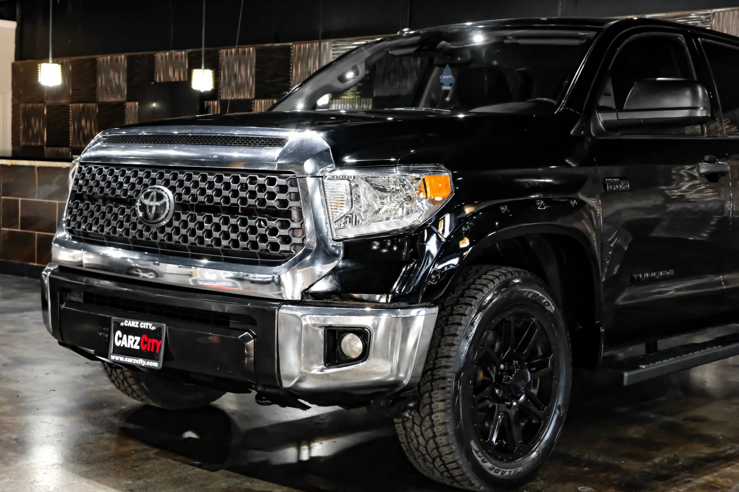 Used 2019 Toyota Tundra SR5 w/ SR5 Upgrade Package AWD/4WD image 9