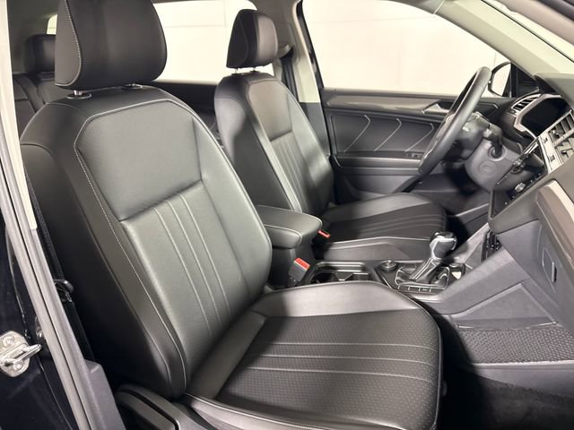 Used 2023 Volkswagen Tiguan SE image 14