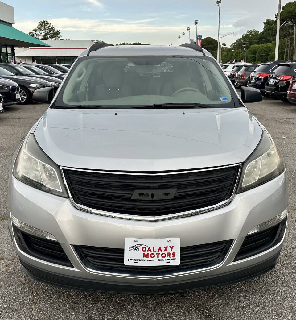 Used 2013 Chevrolet Traverse LS FWD image 2