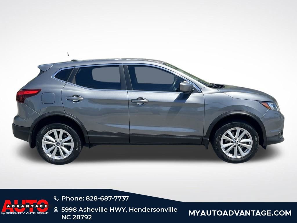 Used 2019 Nissan Rogue Sport S w/ Appearance Package FWD image 2