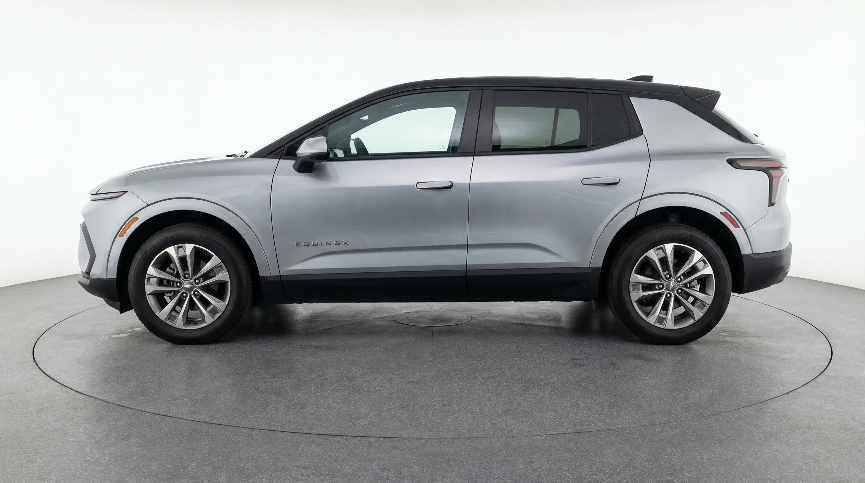 Used 2025 Chevrolet Equinox LT FWD image 5