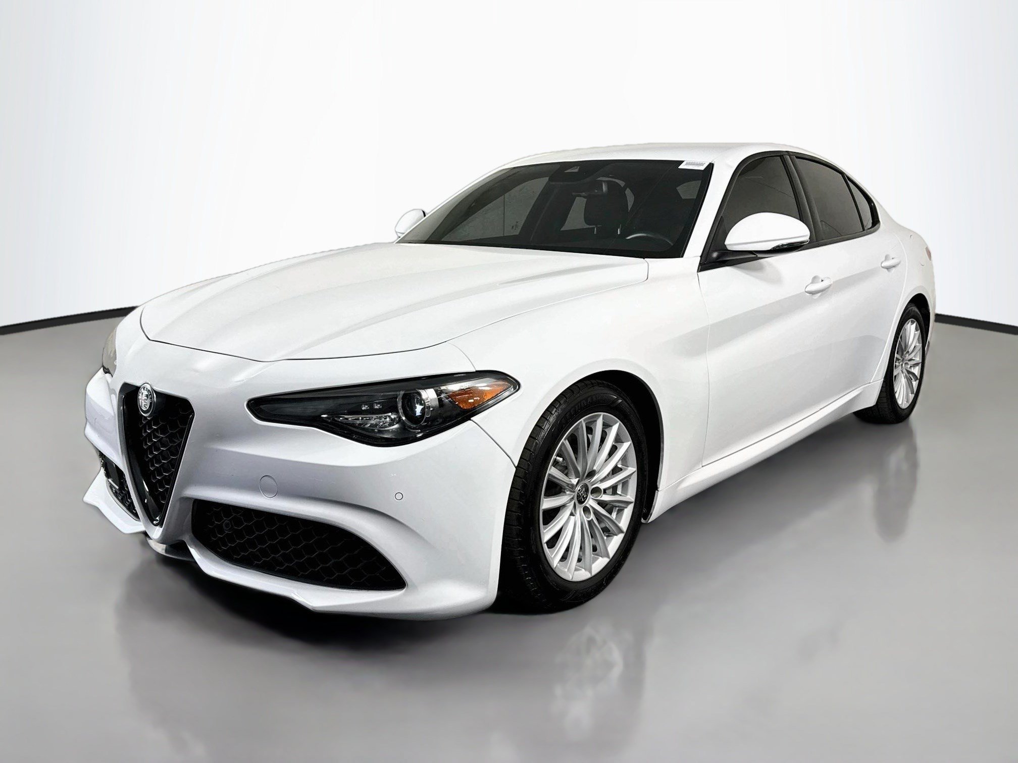 Used 2022 Alfa Romeo Giulia Sprint RWD image 4