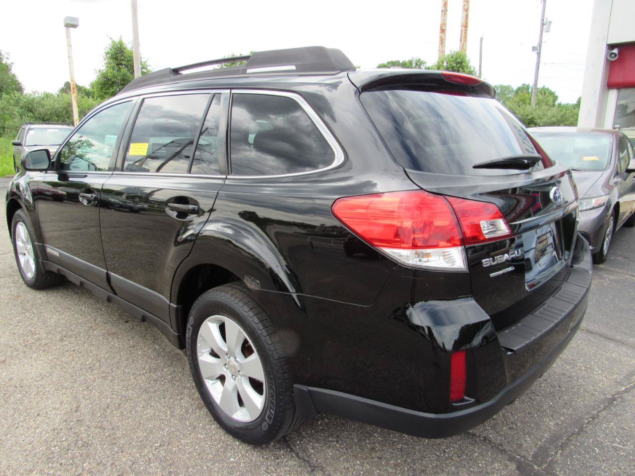 Used 2011 Subaru Outback 2.5i Premium AWD/4WD image 23