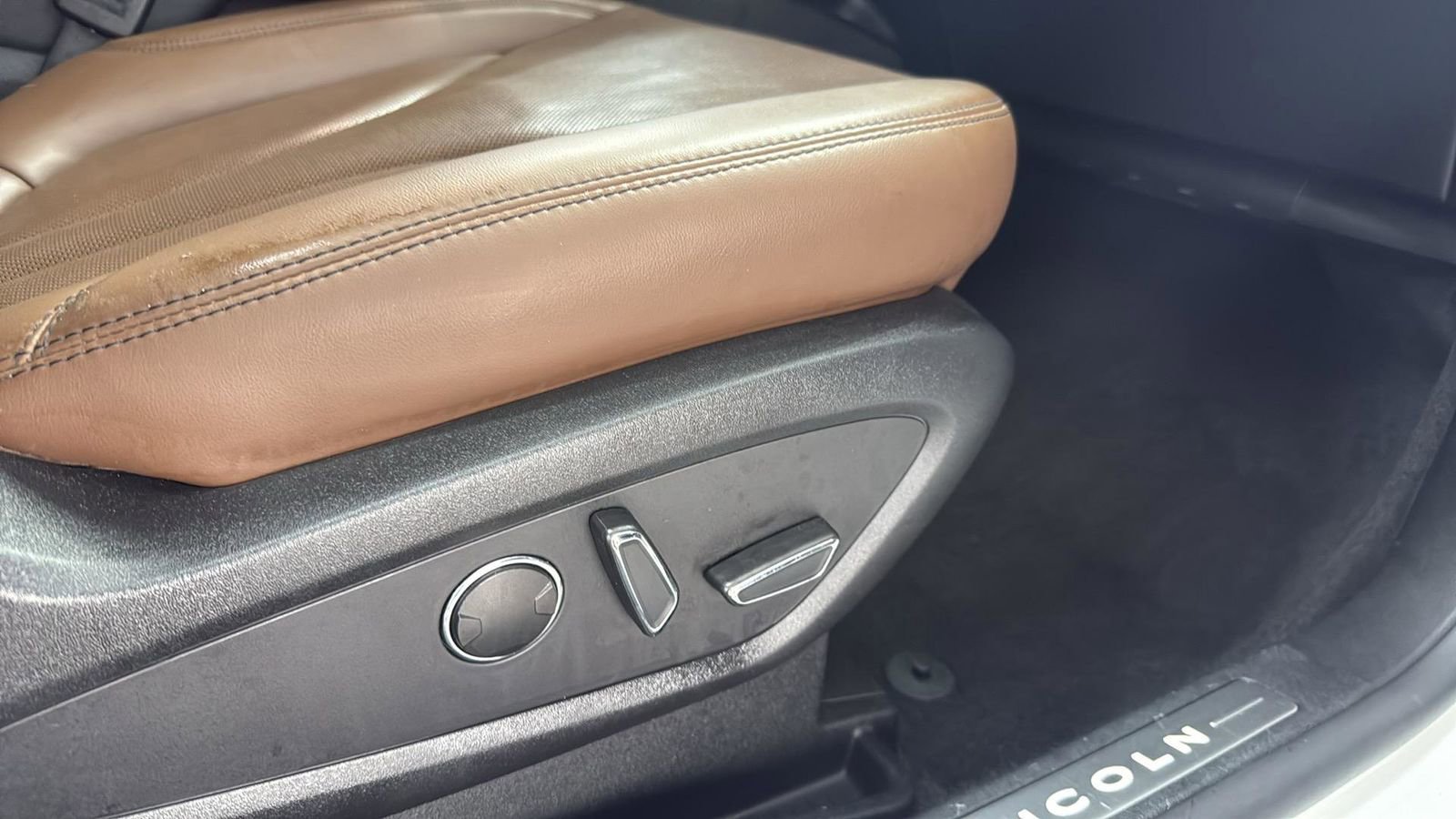 Certified 2022 Lincoln Nautilus Reserve w/ Equipment Group 201A image 25