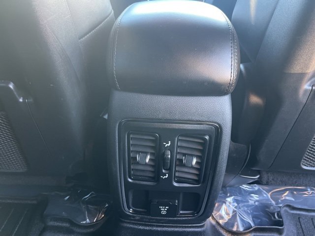 Used 2020 Jeep Grand Cherokee Altitude image 48