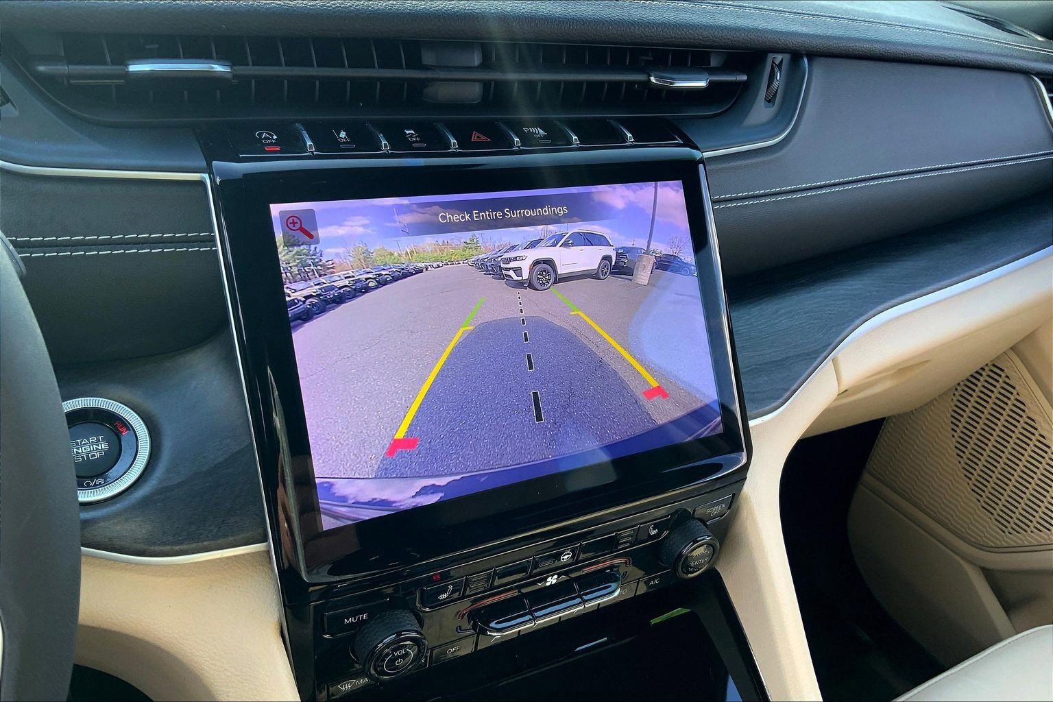 Certified 2023 Jeep Grand Cherokee Limited image 28