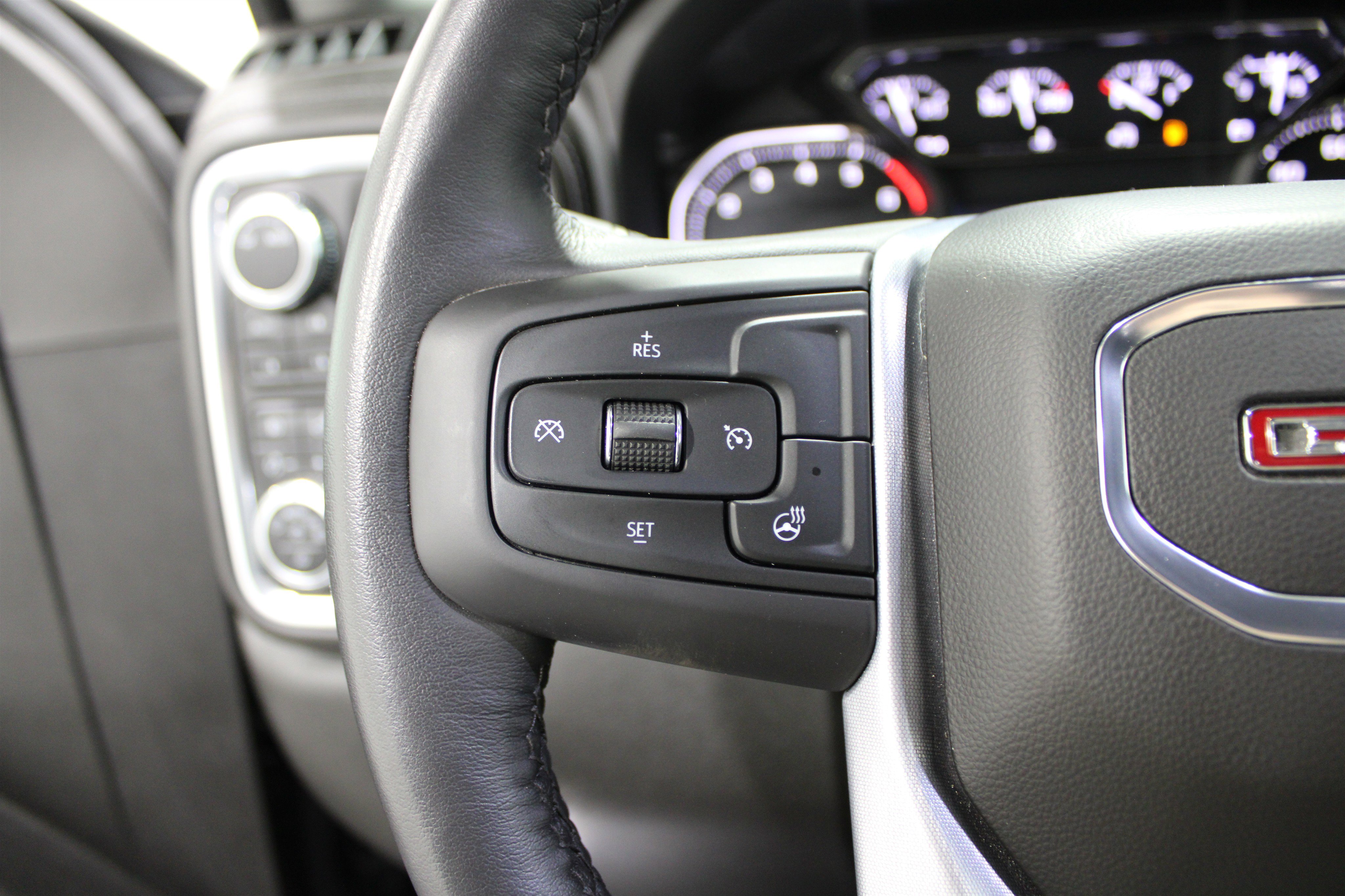 Used 2022 GMC Sierra 2500 SLT w/ SLT Premium Package image 12