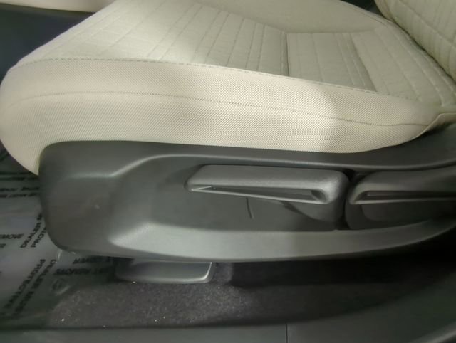 New 2026 Honda HR-V LX image 43